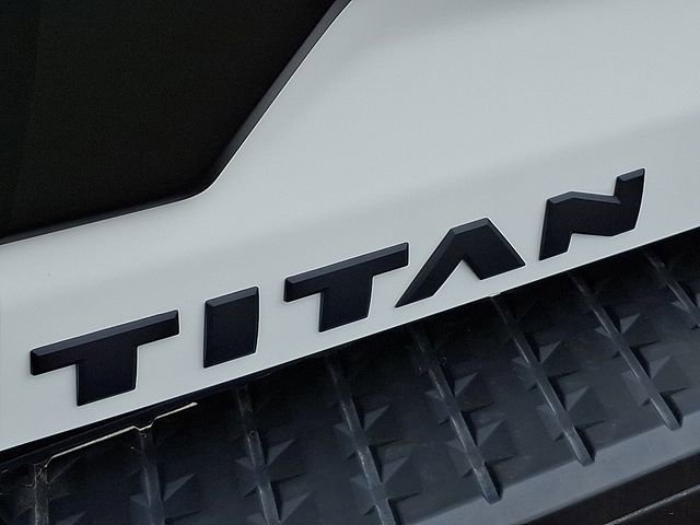 Used 2024 Nissan Titan PRO-4X w/ Off Road Protection Package image 32