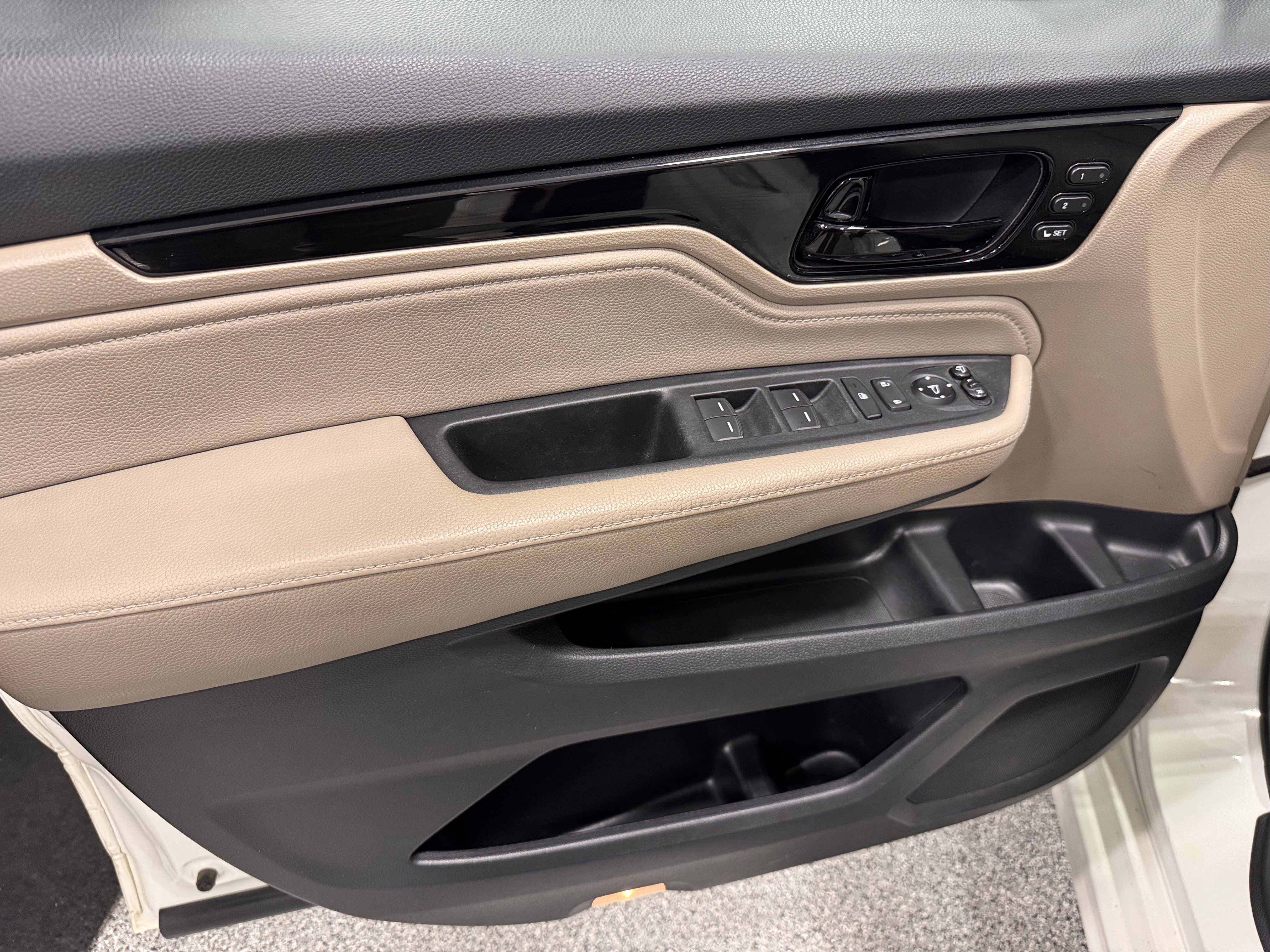 Used 2018 Honda Odyssey Elite image 24