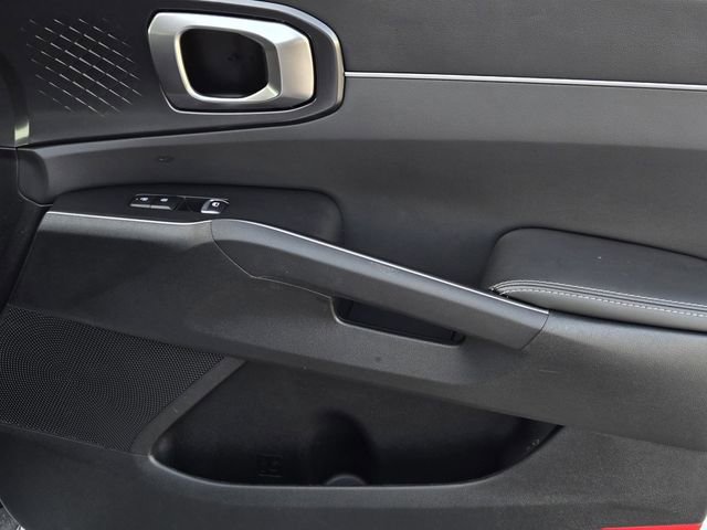 Certified 2025 Kia Sorento S w/ Panoramic Sunroof Package image 8