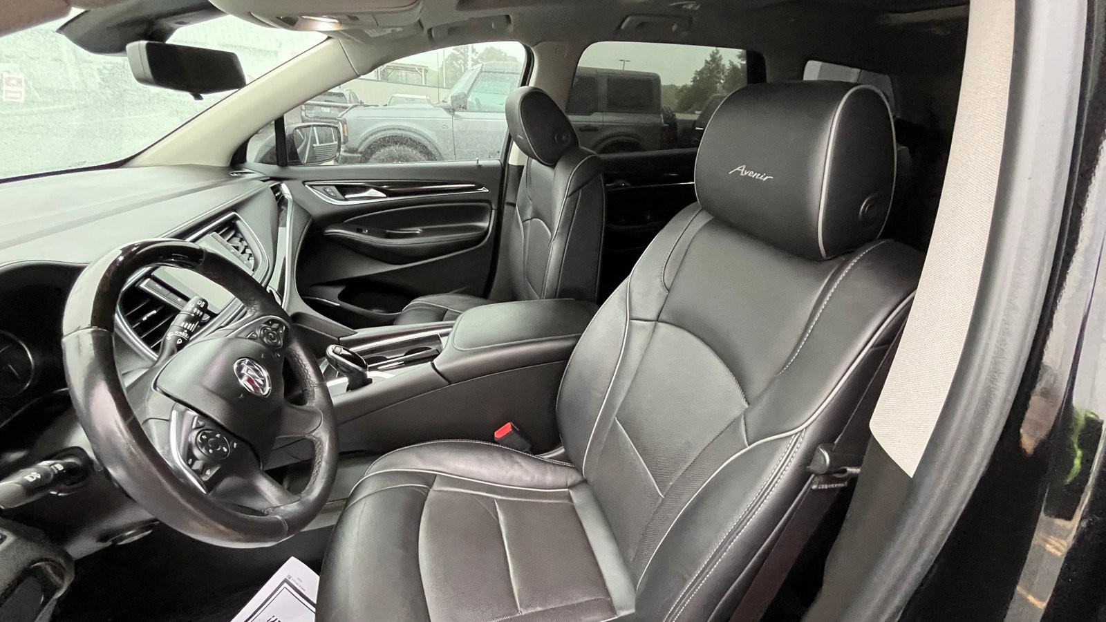 Used 2021 Buick Enclave Avenir w/ Avenir Technology Package AWD/4WD image 18