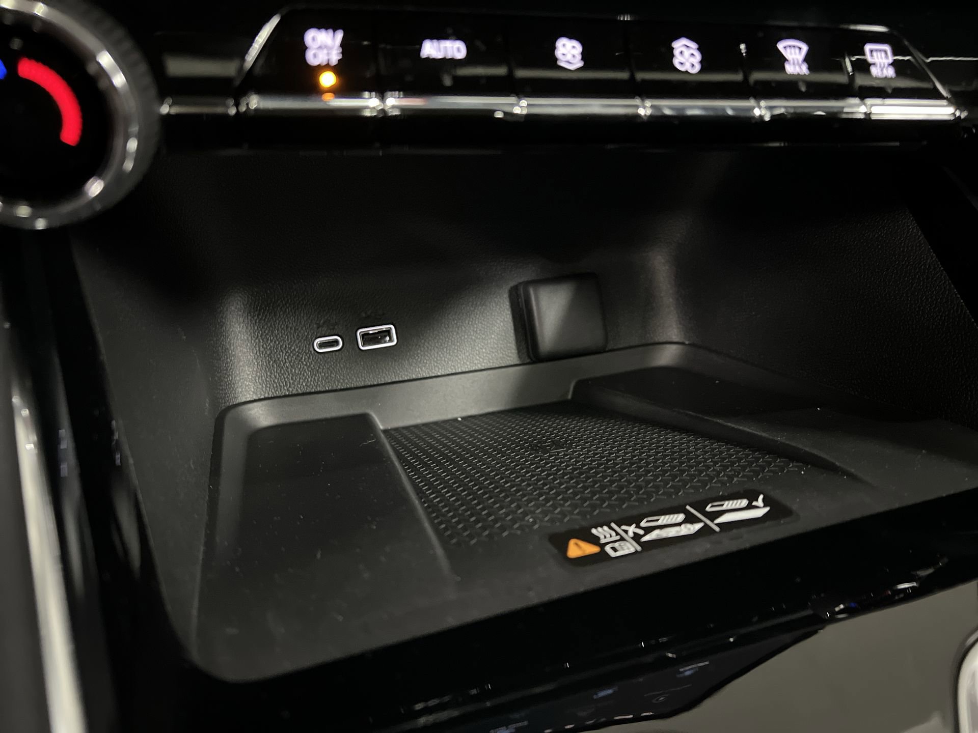 New 2026 Chevrolet Traverse RS w/ LPO, Floor Liner Package image 72