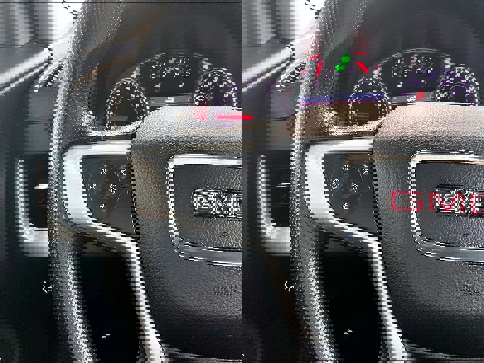 Used 2023 GMC Terrain SLE w/ Driver Convenience Package image 23