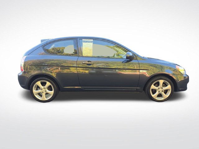 Used 2010 Hyundai Accent SE FWD image 7