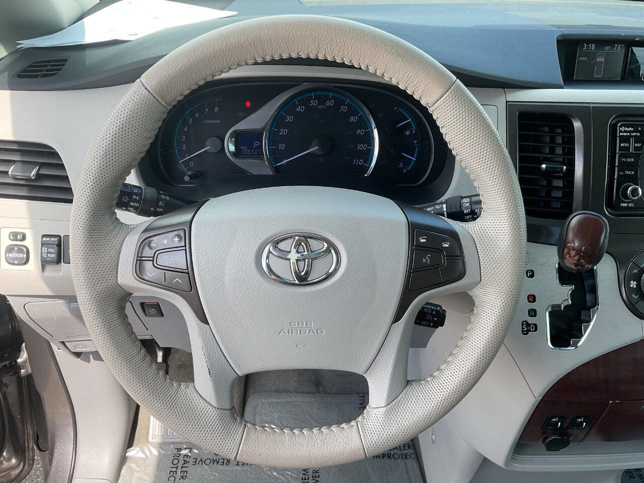 Used 2012 Toyota Sienna XLE FWD image 17