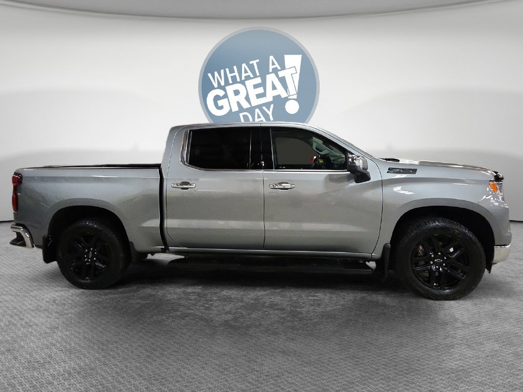 Used 2023 Chevrolet Silverado 1500 LTZ w/ Technology Package AWD/4WD image 2