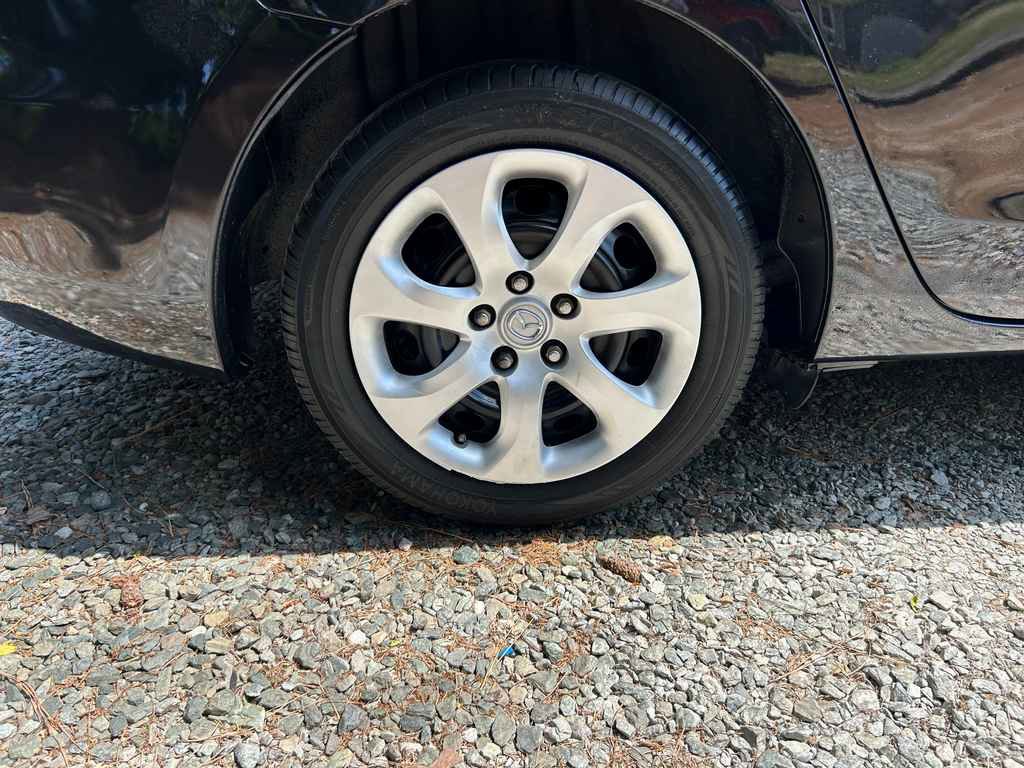 Used 2013 MAZDA MAZDA3 i Sport FWD image 19