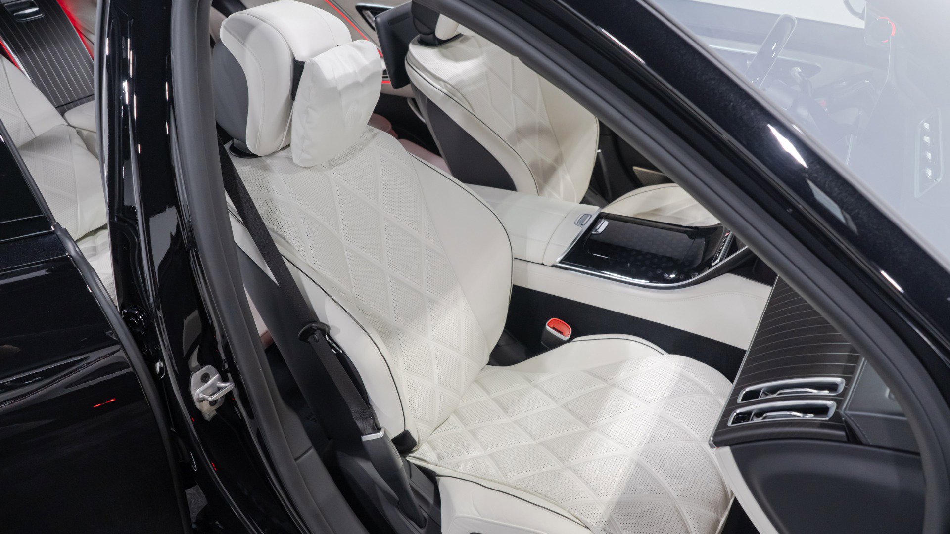 Used 2024 Mercedes-Benz Maybach S 680 4MATIC image 61