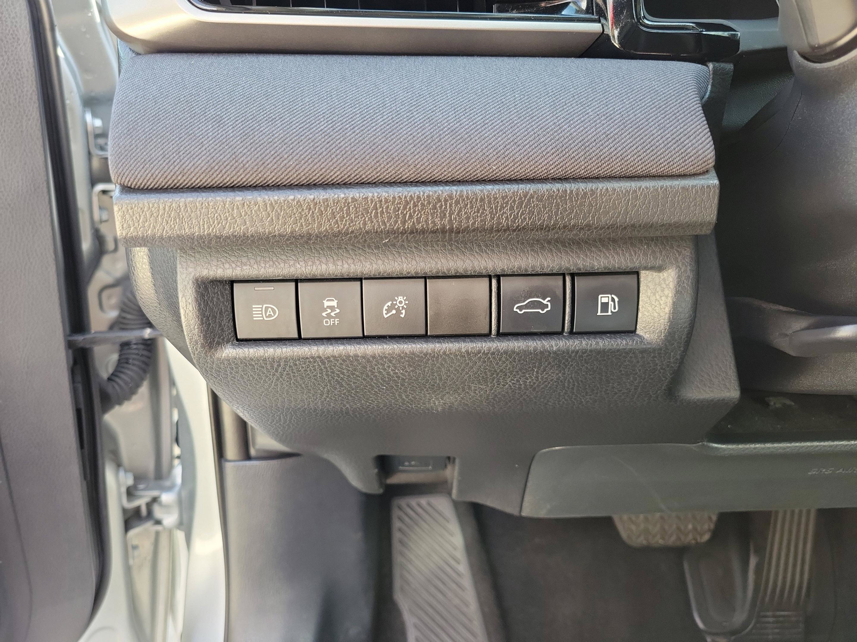 Used 2025 Toyota Camry LE FWD image 25