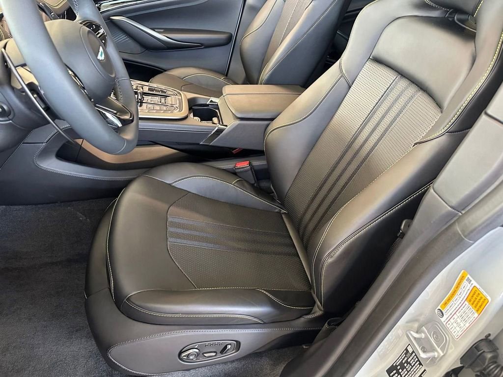 New 2026 Aston Martin DBX 707 image 5