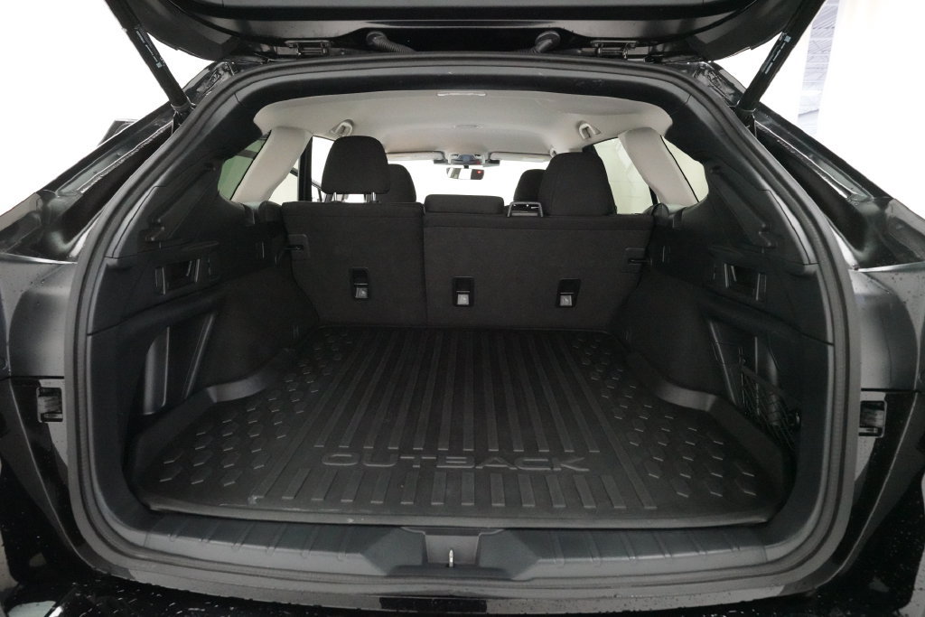 Used 2024 Subaru Outback Premium AWD/4WD image 10