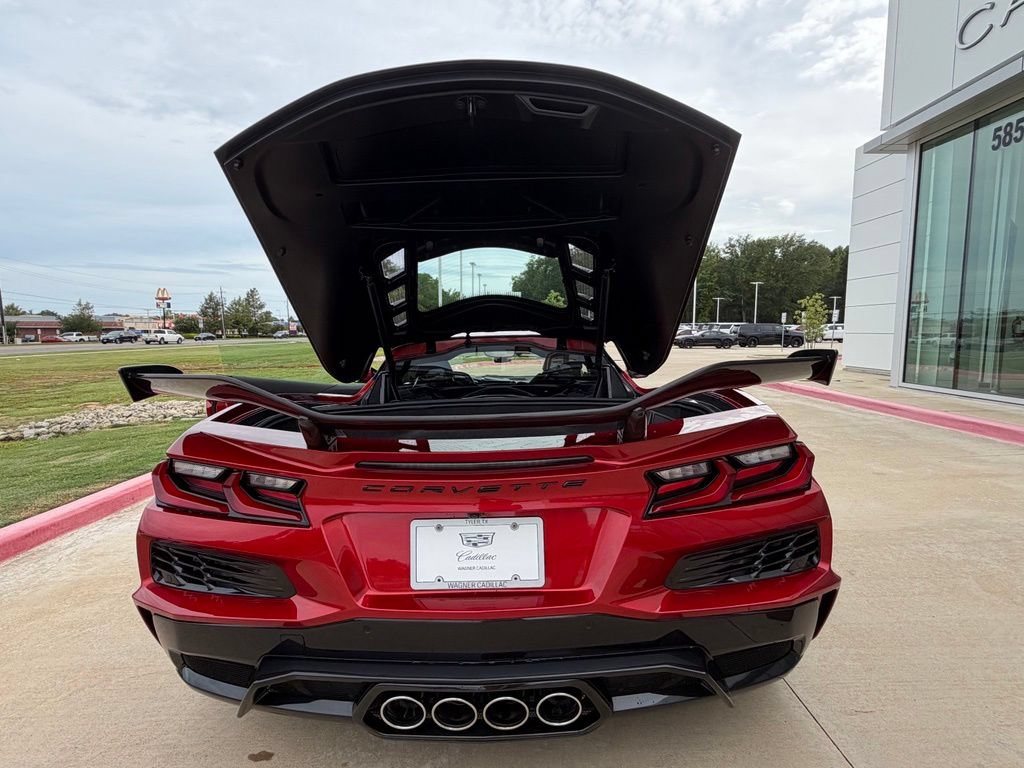 Used 2024 Chevrolet Corvette Z06 RWD image 15
