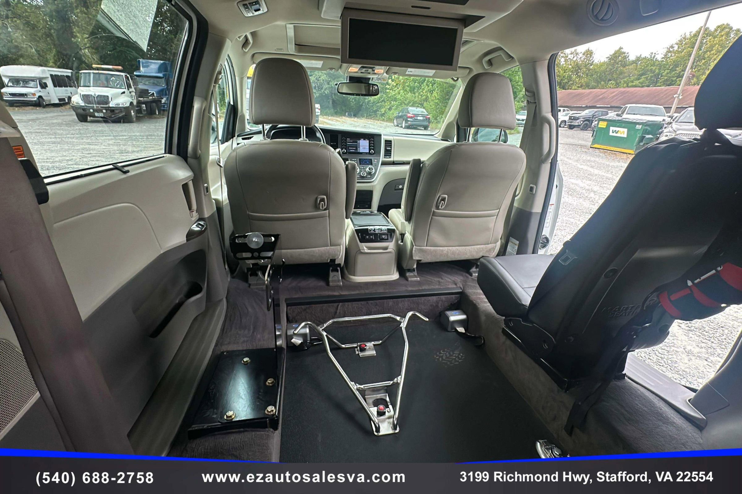 Used 2020 Toyota Sienna XLE image 26