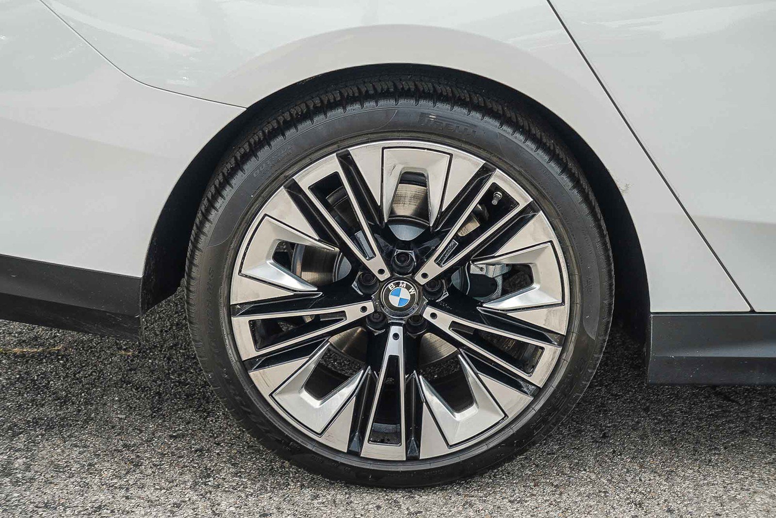 Certified 2025 BMW 530i image 11