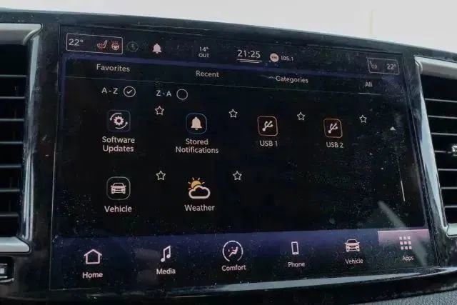 Used 2021 Chrysler Pacifica Touring-L image 34