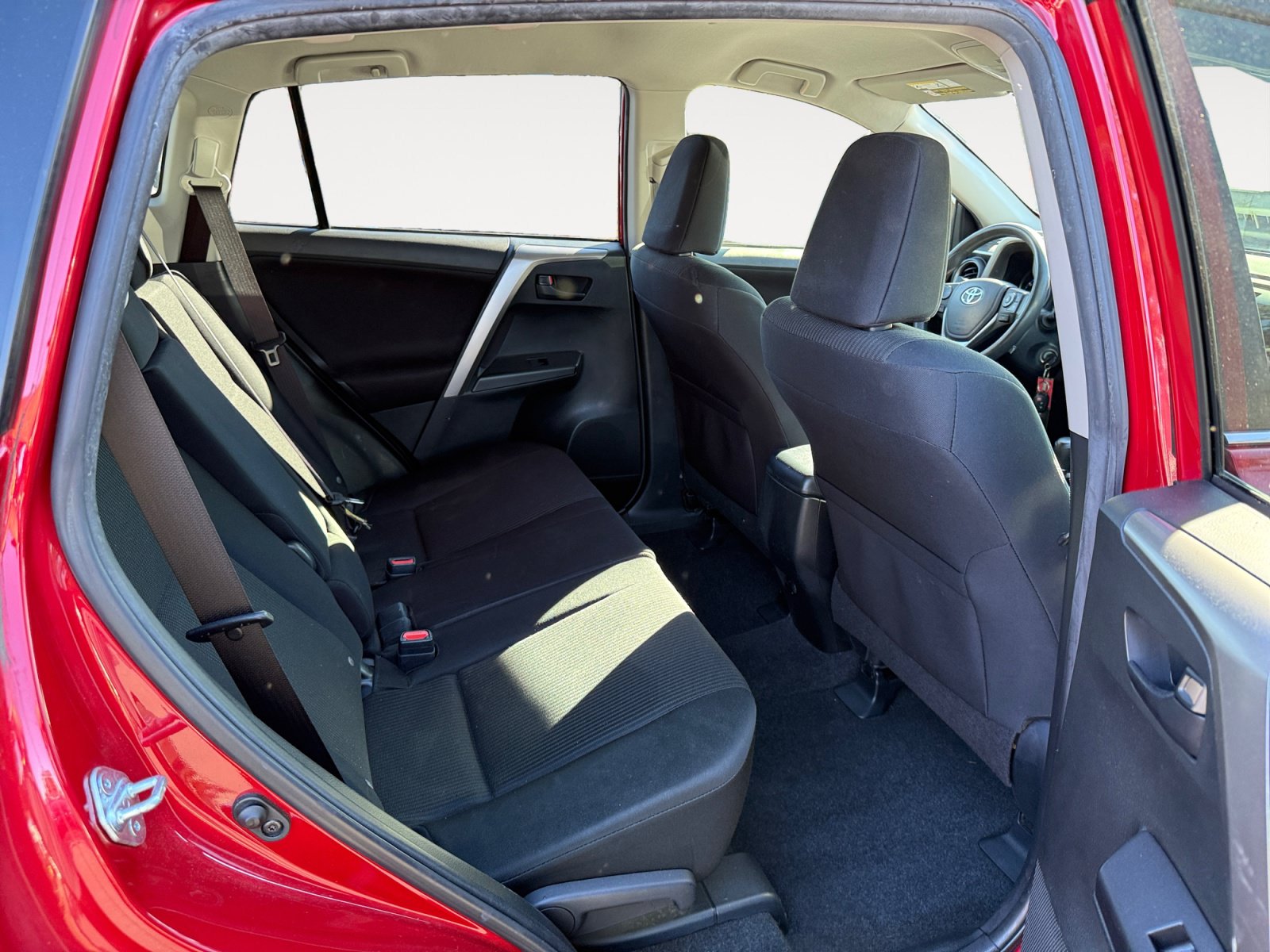 Used 2017 Toyota RAV4 LE w/ Carpet Mat Package FWD image 18