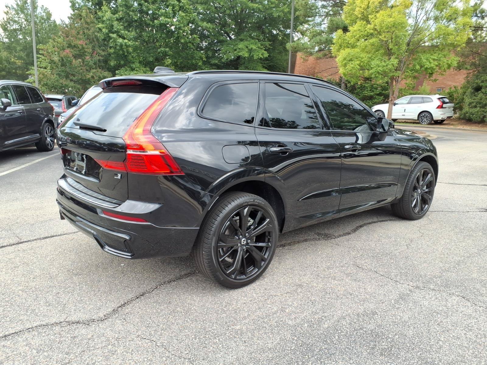 Certified 2024 Volvo XC60 T8 Ultimate w/ Protection Package Premier AWD/4WD image 3