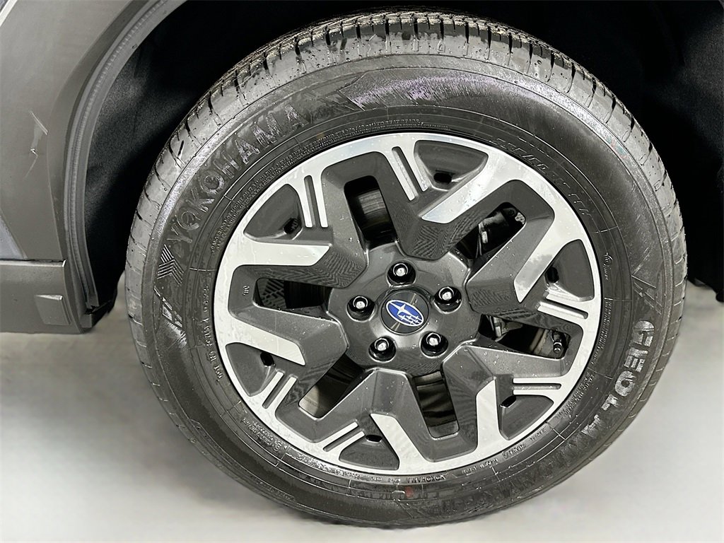 Used 2025 Subaru Forester Premium image 29