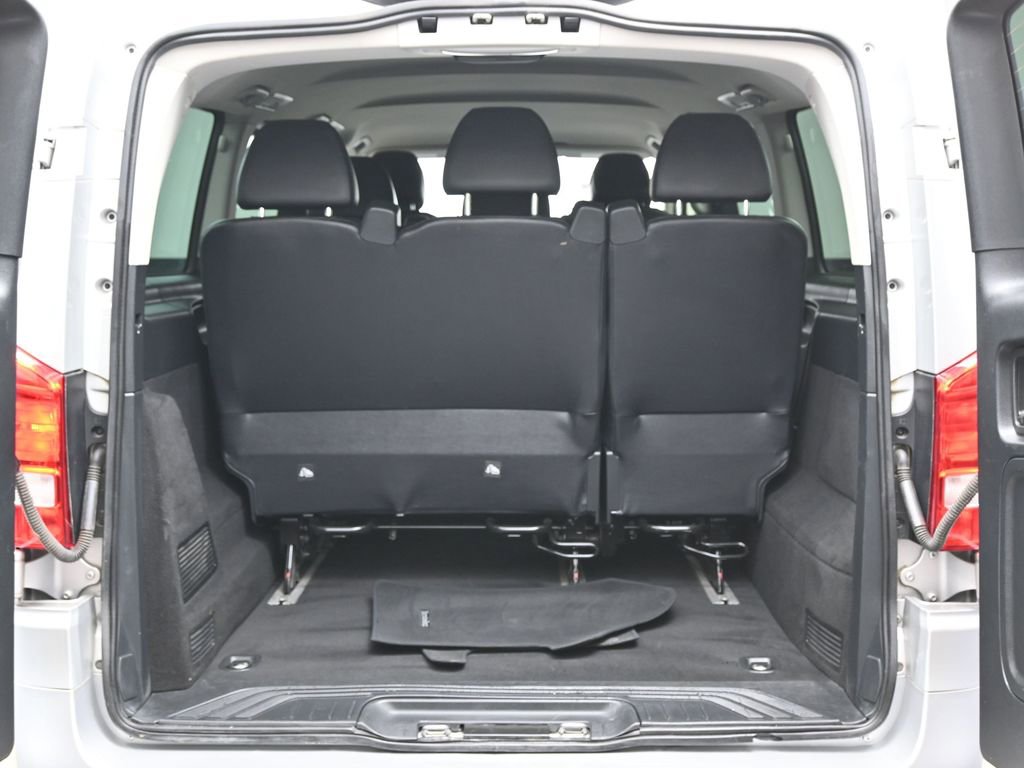 Used 2018 Mercedes-Benz Metris Passenger image 17