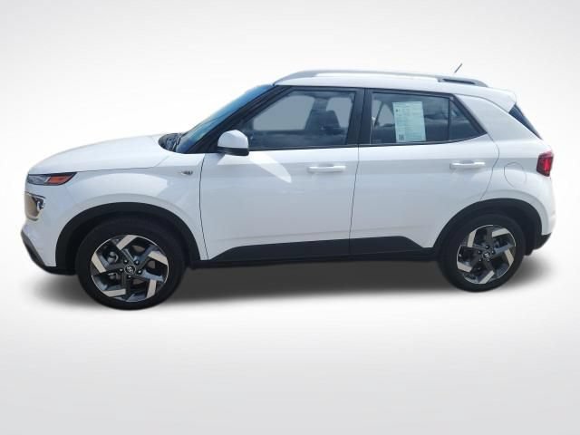 Used 2023 Hyundai Venue SEL FWD image 4