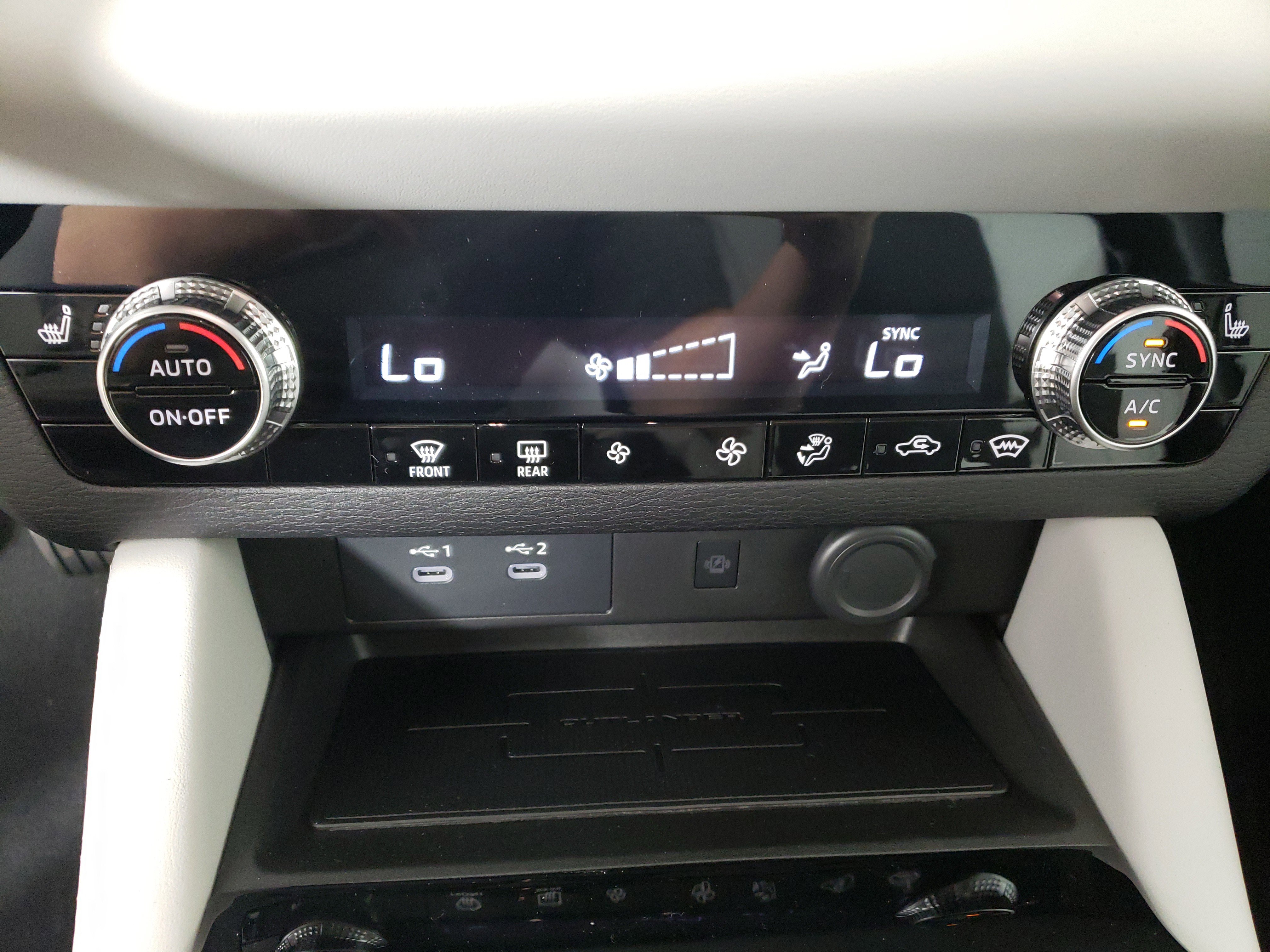 New 2025 Mitsubishi Outlander SE image 24