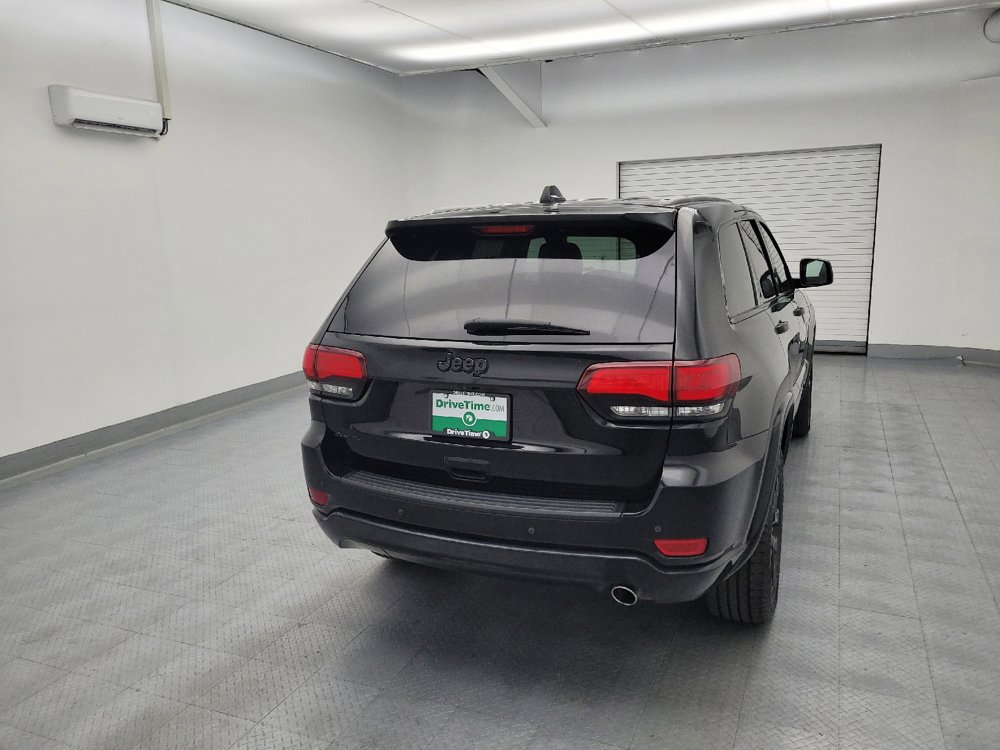 Used 2020 Jeep Grand Cherokee Altitude AWD/4WD image 7