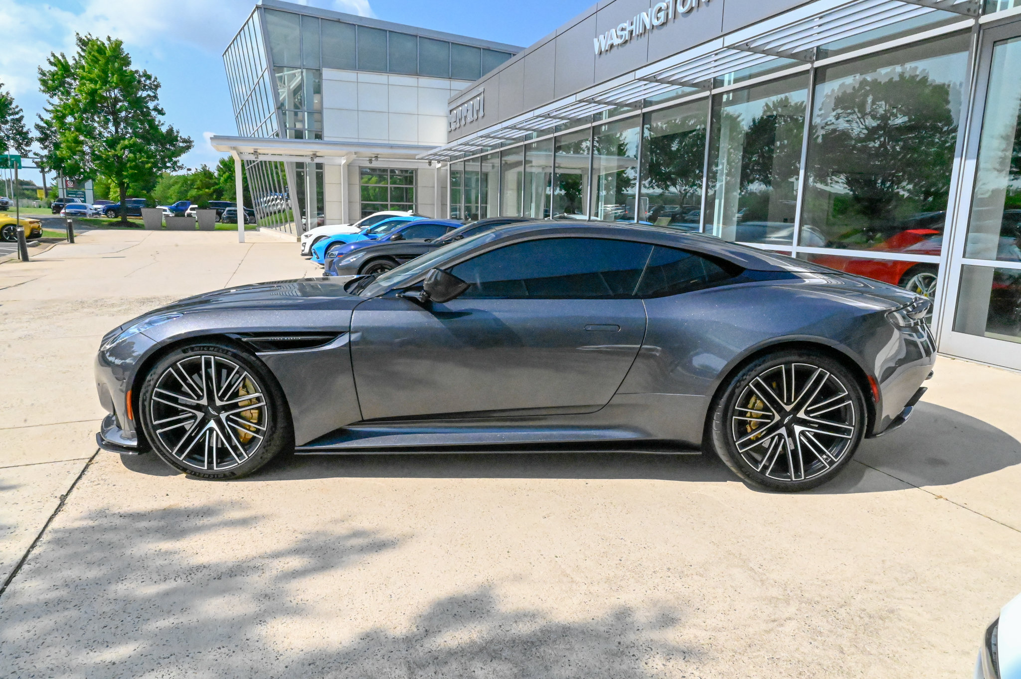 Used 2024 Aston Martin DB12 Coupe RWD image 3