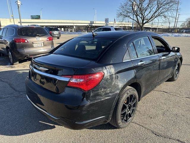 Used 2013 Chrysler 200 Limited w/ Sun & Sound Pkg FWD image 2