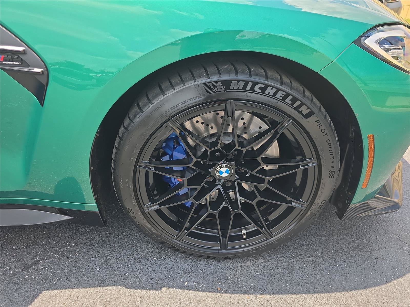 Used 2022 BMW M4 Competition w/ Executive Package RWD image 9