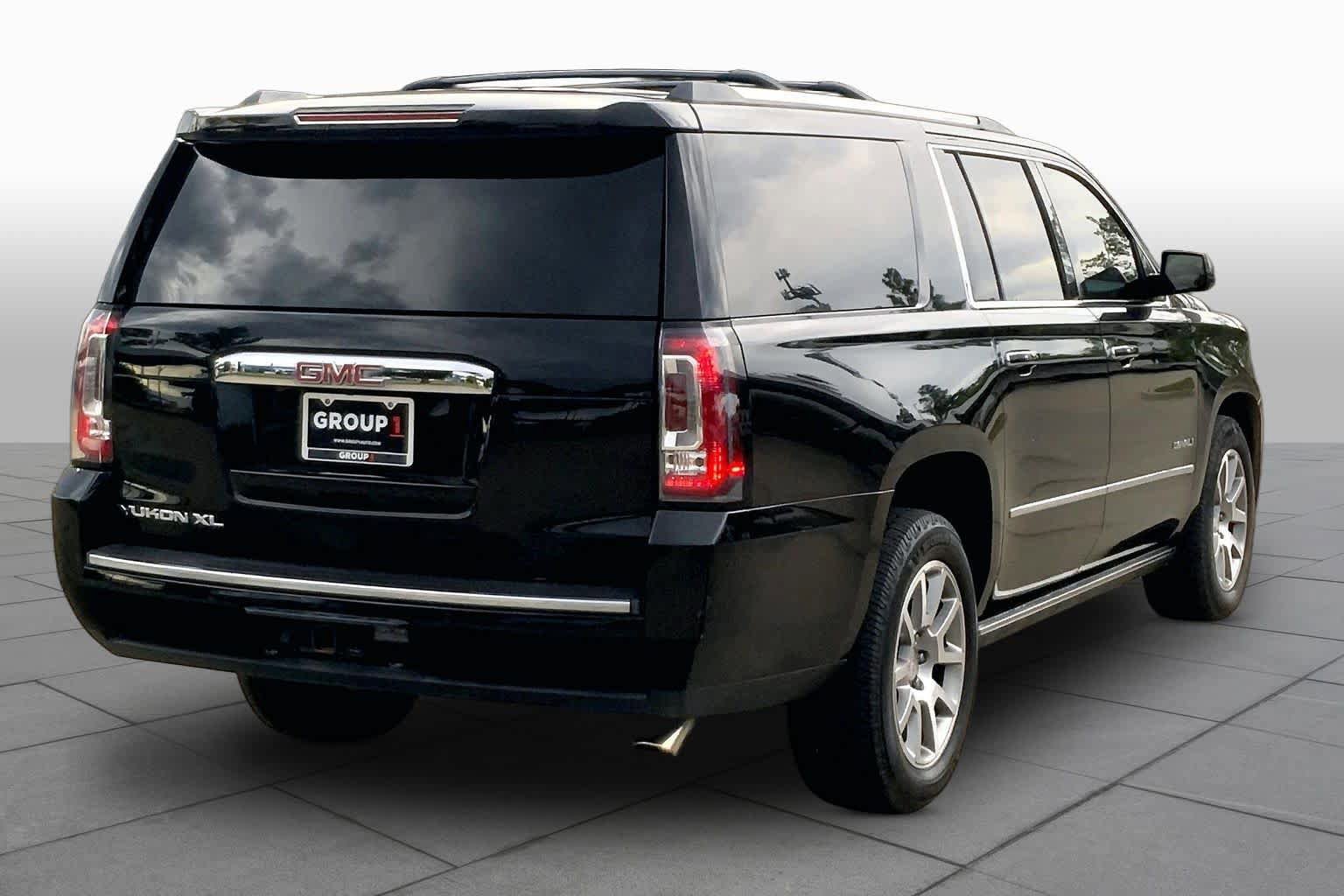 Used 2016 GMC Yukon XL Denali w/ Open Road Package AWD/4WD image 12