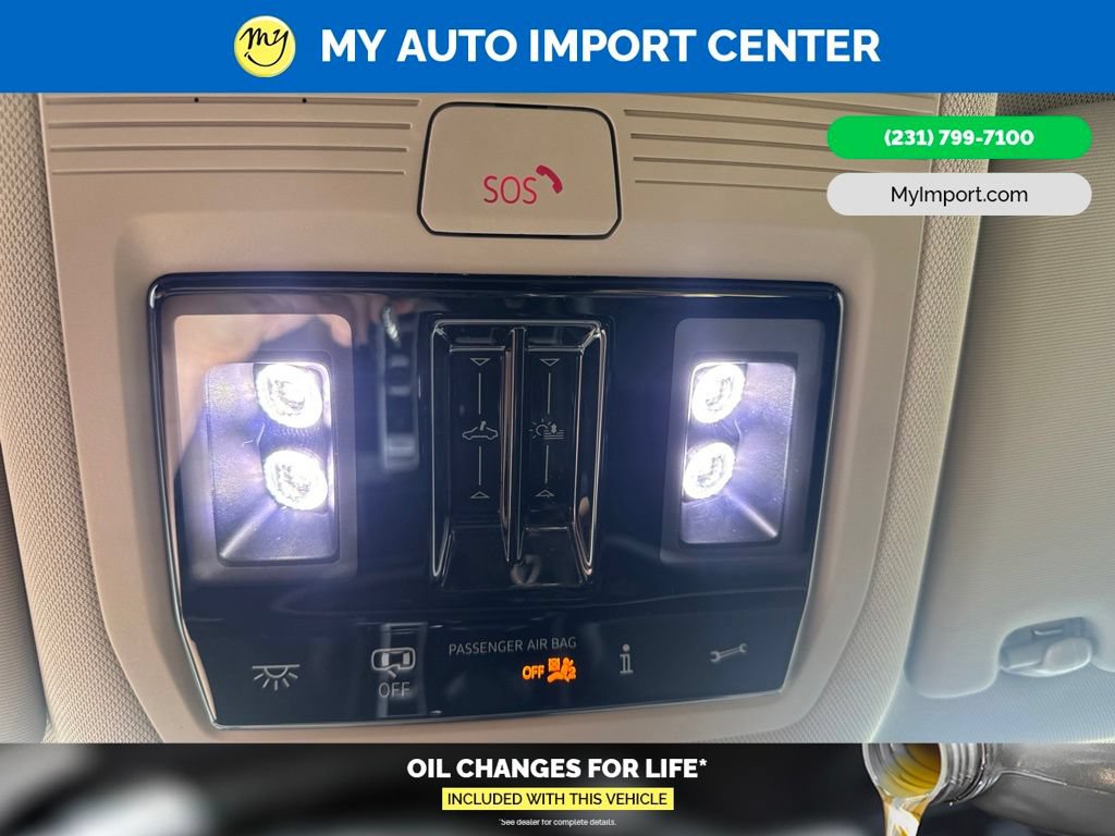 Used 2025 Volkswagen Atlas Peak Edition SE AWD/4WD image 22