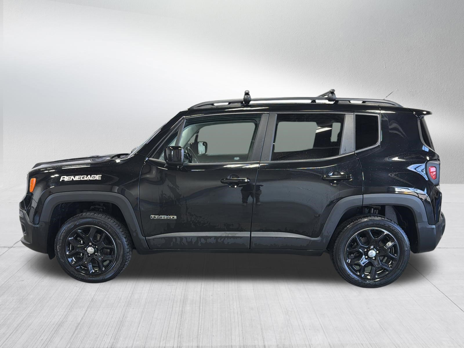 Used 2017 Jeep Renegade Latitude w/ Cold Weather Group AWD/4WD image 4