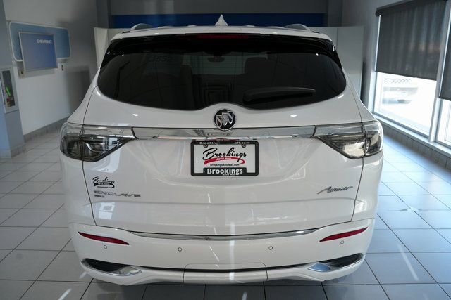 Used 2024 Buick Enclave Avenir image 9