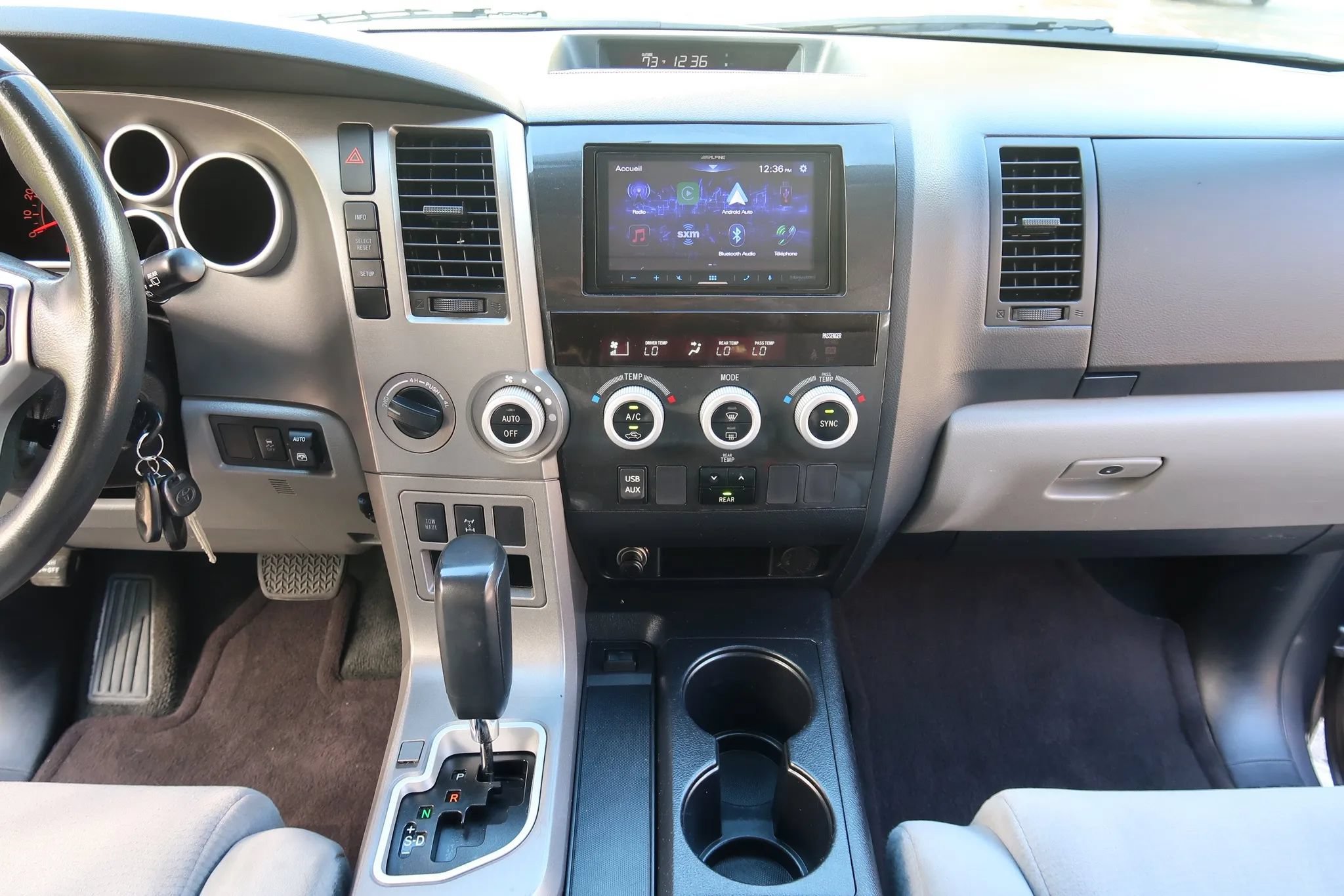 Used 2014 Toyota Sequoia SR5 AWD/4WD image 24
