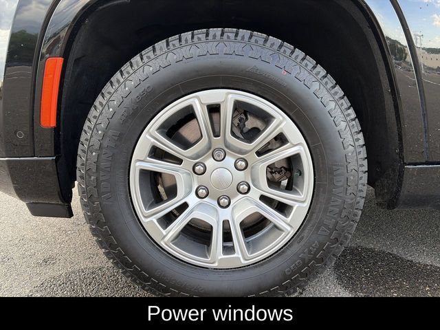 Used 2023 Jeep Wagoneer 4WD image 18