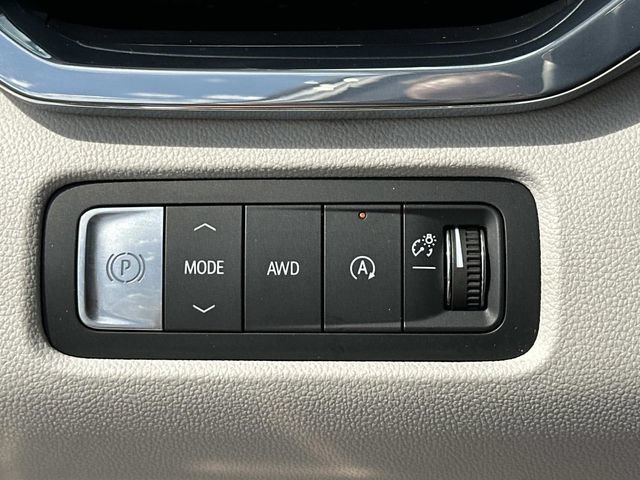 Certified 2025 GMC Acadia Denali w/ Super Cruise Package AWD/4WD image 17