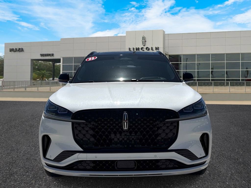 Certified 2025 Lincoln Aviator Black Label w/ Jet Appearance Package AWD/4WD image 8