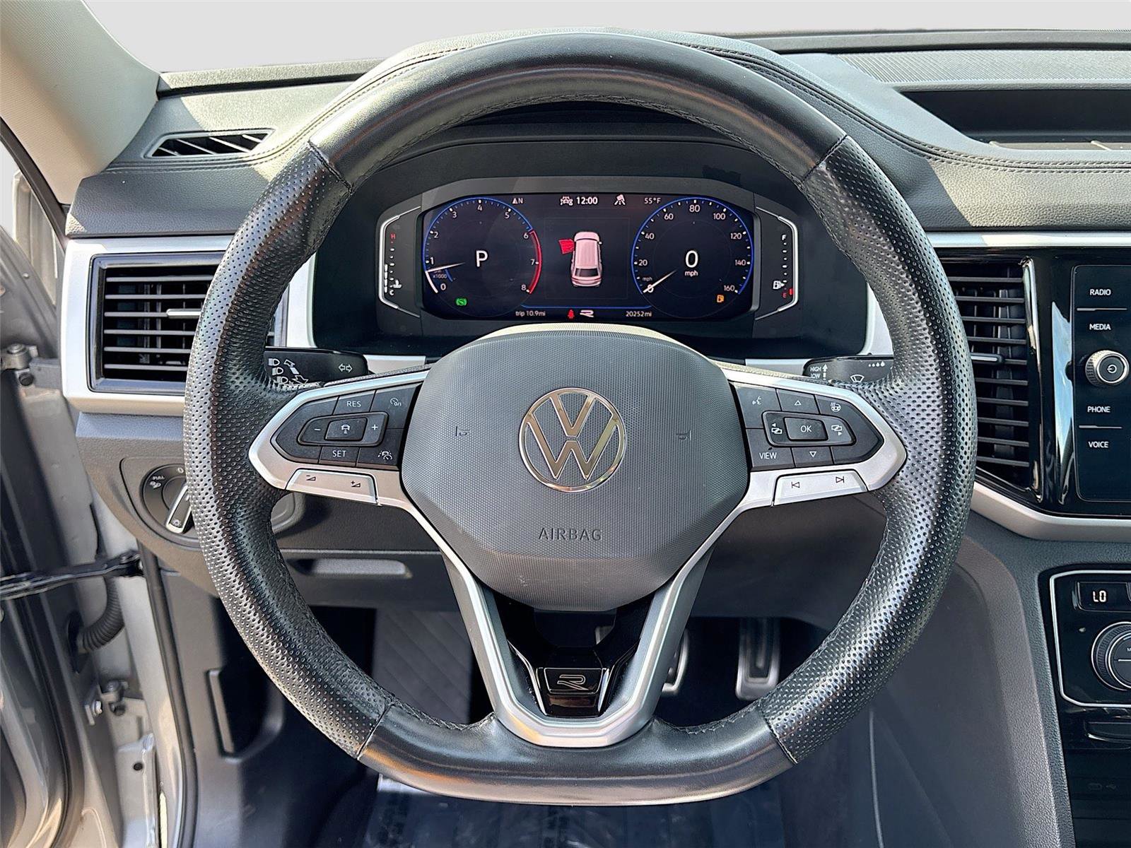 Used 2021 Volkswagen Atlas SEL Premium image 11