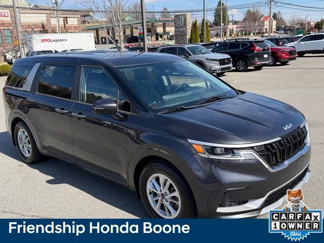 Used 2022 Kia Carnival LX image 3