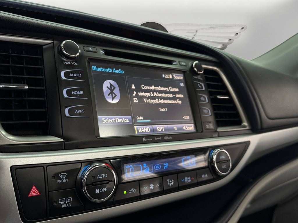 Used 2019 Toyota Highlander XLE FWD image 23