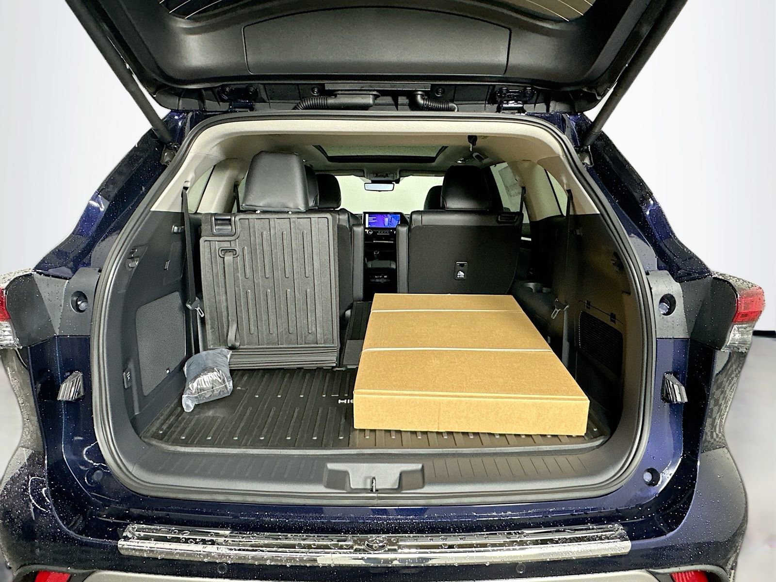 New 2026 Toyota Highlander Platinum image 28