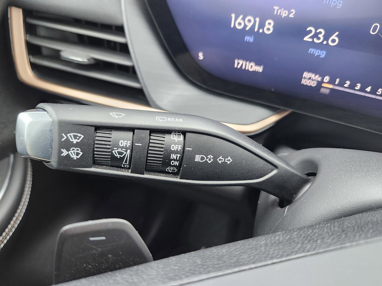 Used 2025 Buick Envision Sport Touring AWD/4WD image 17