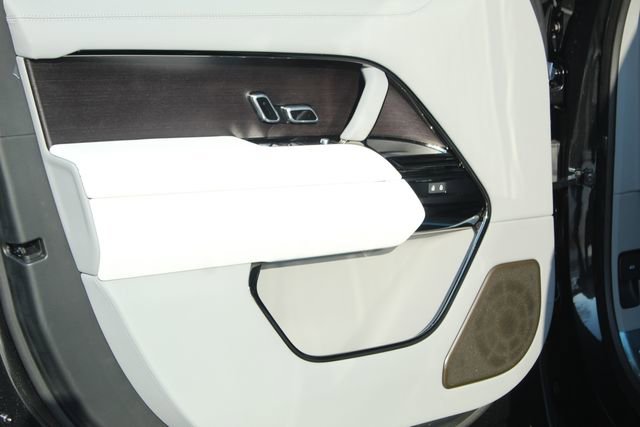 New 2026 Land Rover Range Rover SV image 21