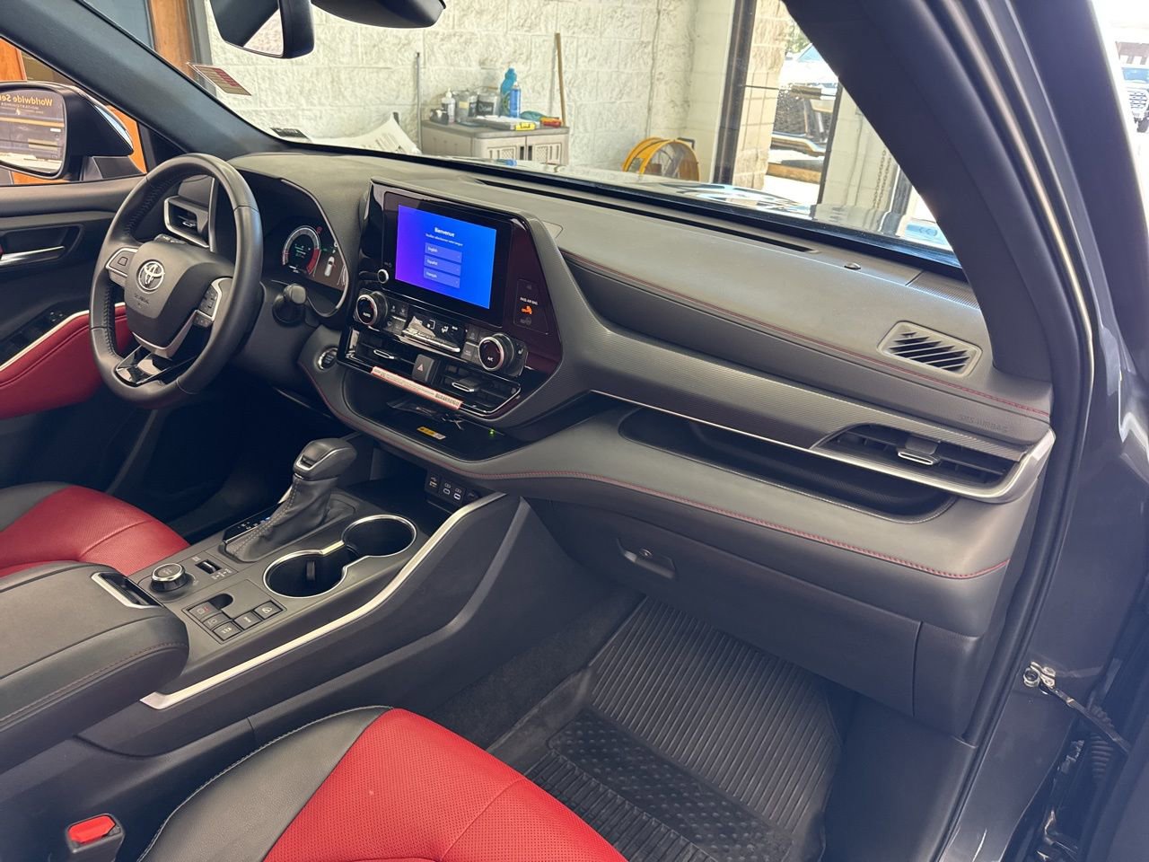 Used 2025 Toyota Highlander XSE image 54