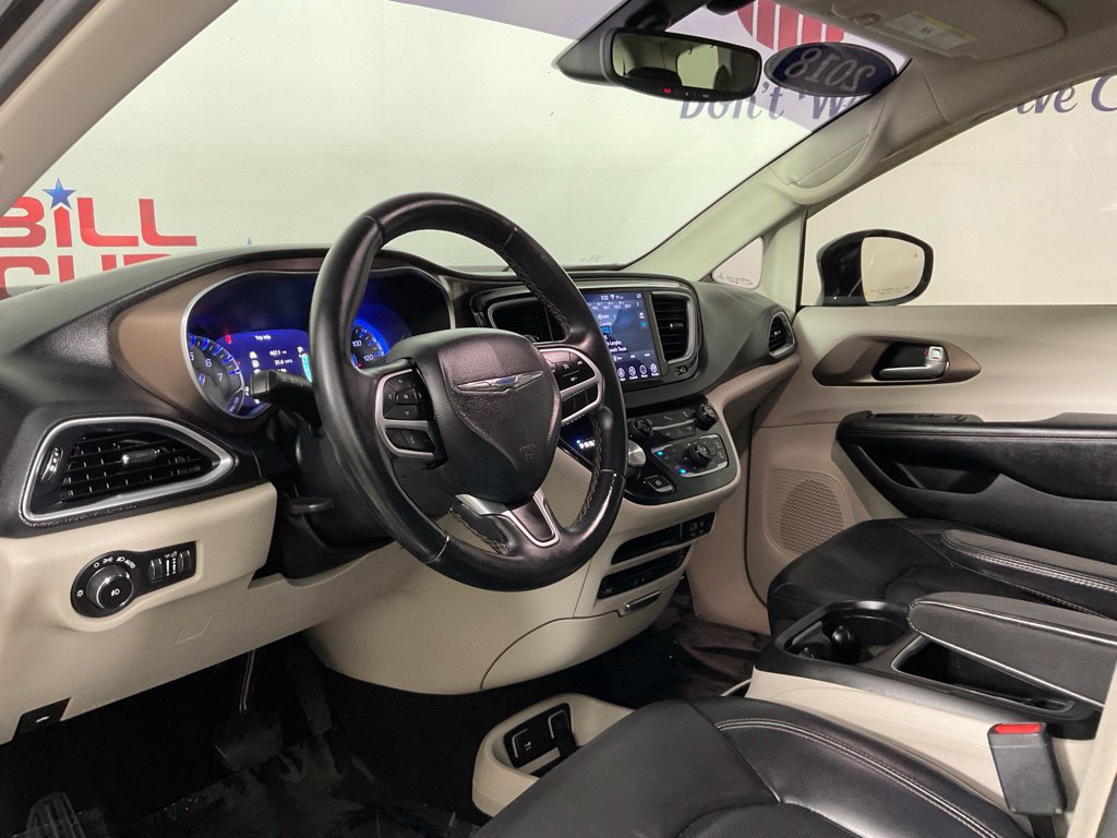Used 2018 Chrysler Pacifica Touring-L Plus FWD image 13