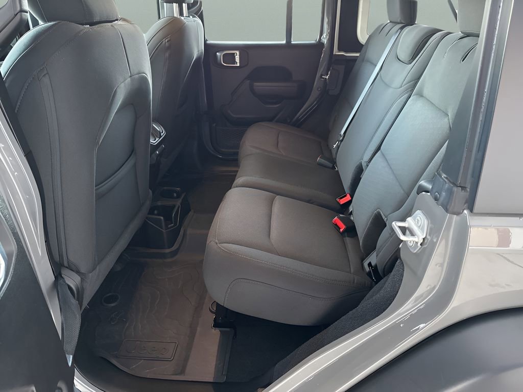 Used 2023 Jeep Wrangler Altitude image 21
