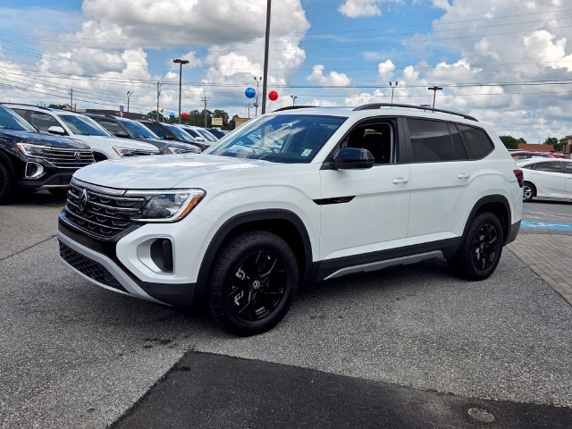 New 2026 Volkswagen Atlas Peak Edition AWD/4WD image 3