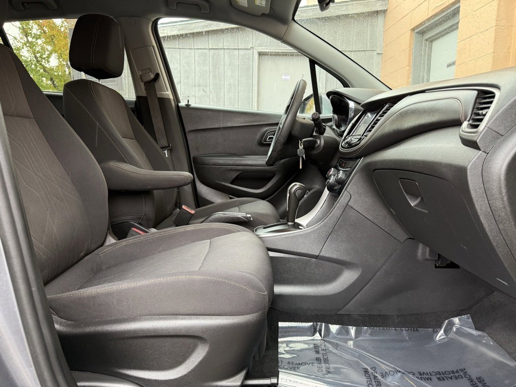 Used 2020 Chevrolet Trax LT image 21