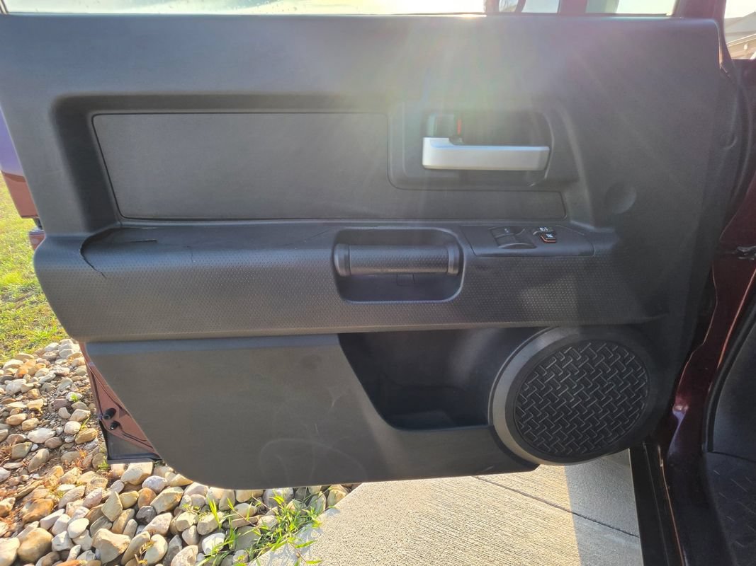 Used 2007 Toyota FJ Cruiser 4WD w/ Convenience Pkg image 13
