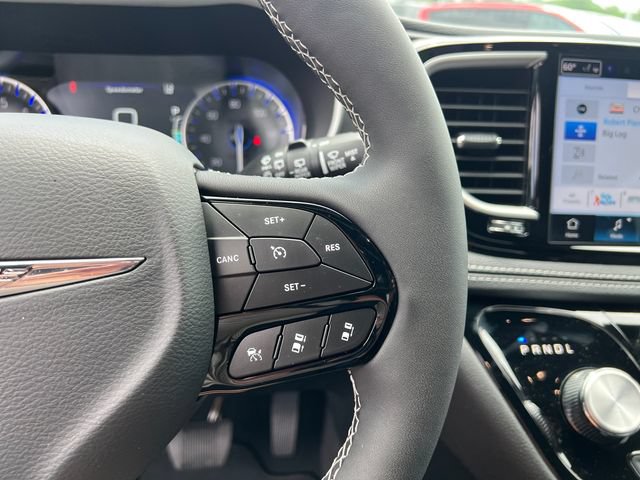 New 2026 Chrysler Pacifica Select w/ S Appearance Package FWD image 16