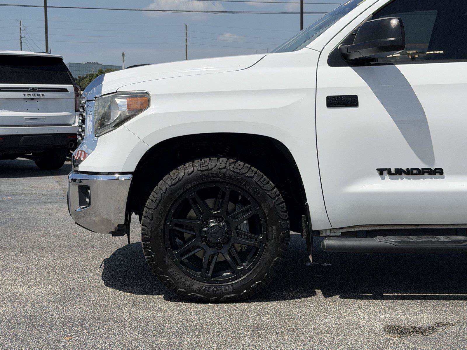 Used 2020 Toyota Tundra SR5 w/ SR5 Upgrade Package RWD image 10